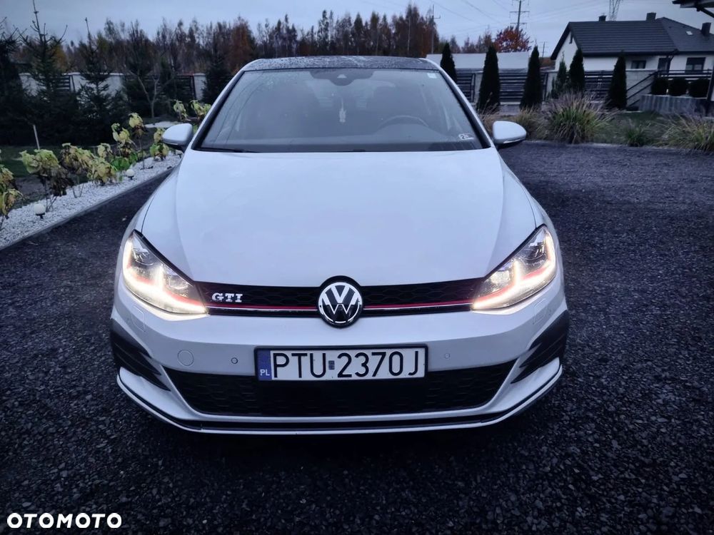 Volkswagen Golf GTI (BlueMotion Technology) DSG Performance - 3