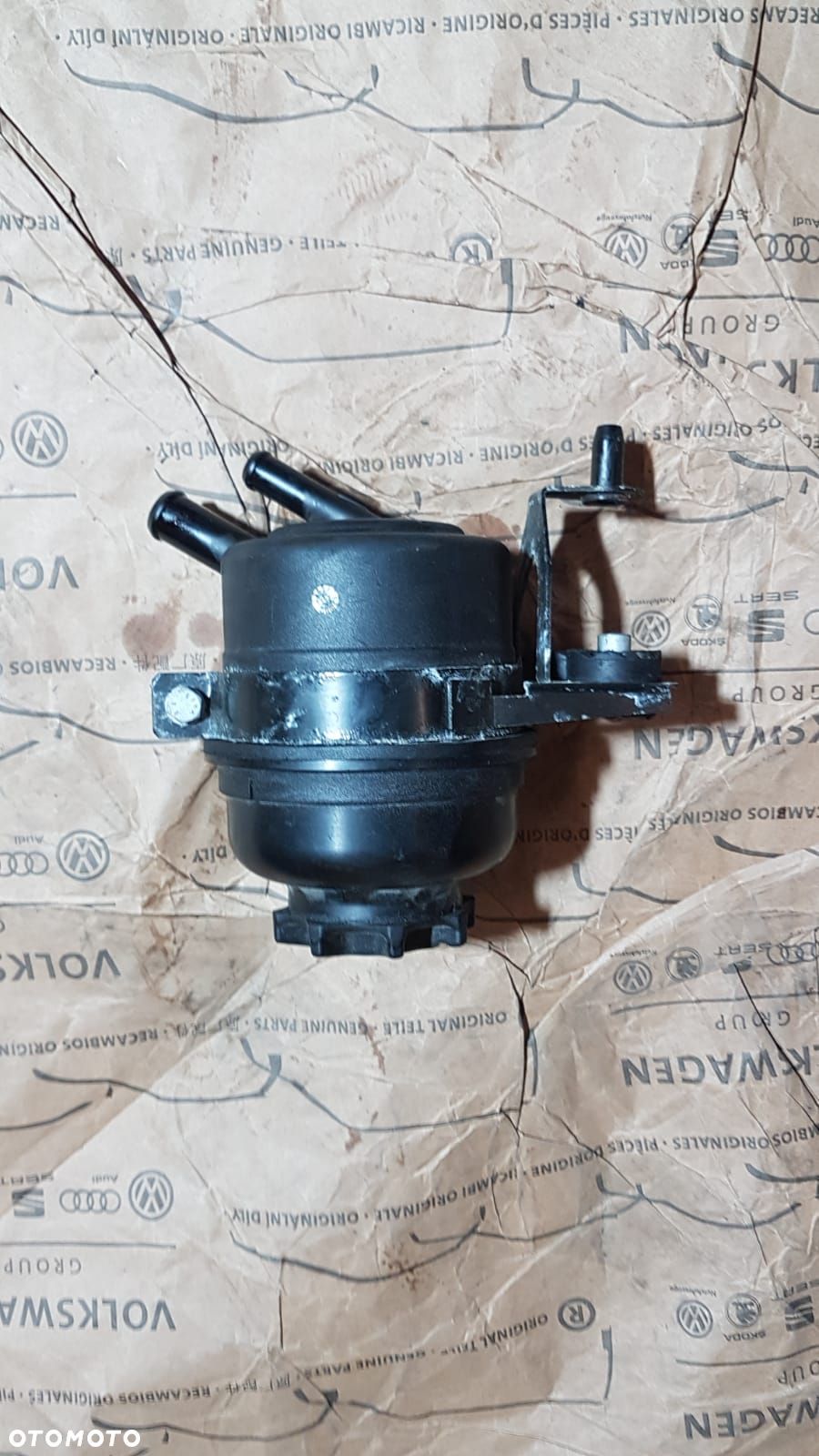 bmw x1 E84 E90 E92 zbiorniczek płynu wyrównawczego wspomagania 6851218 - 1