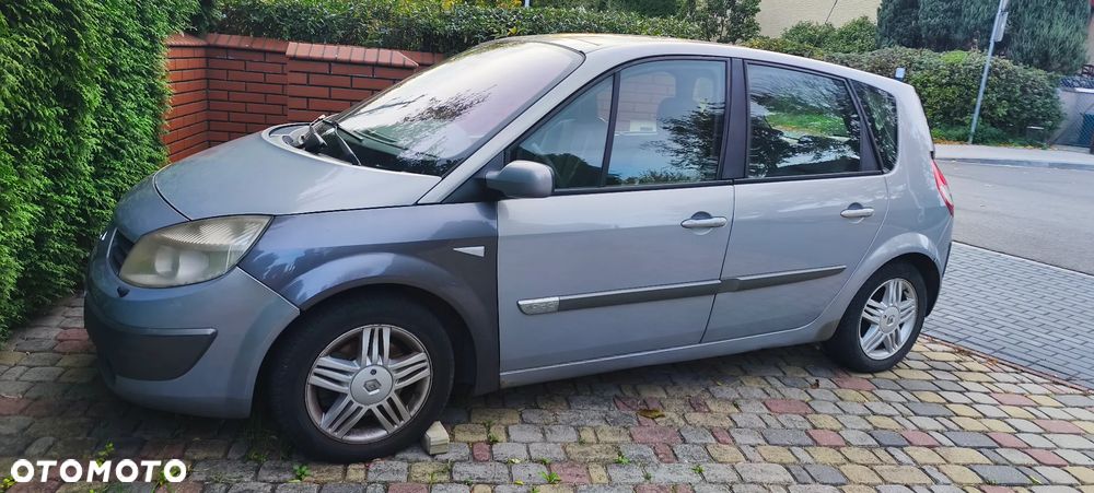Renault Scenic - 1