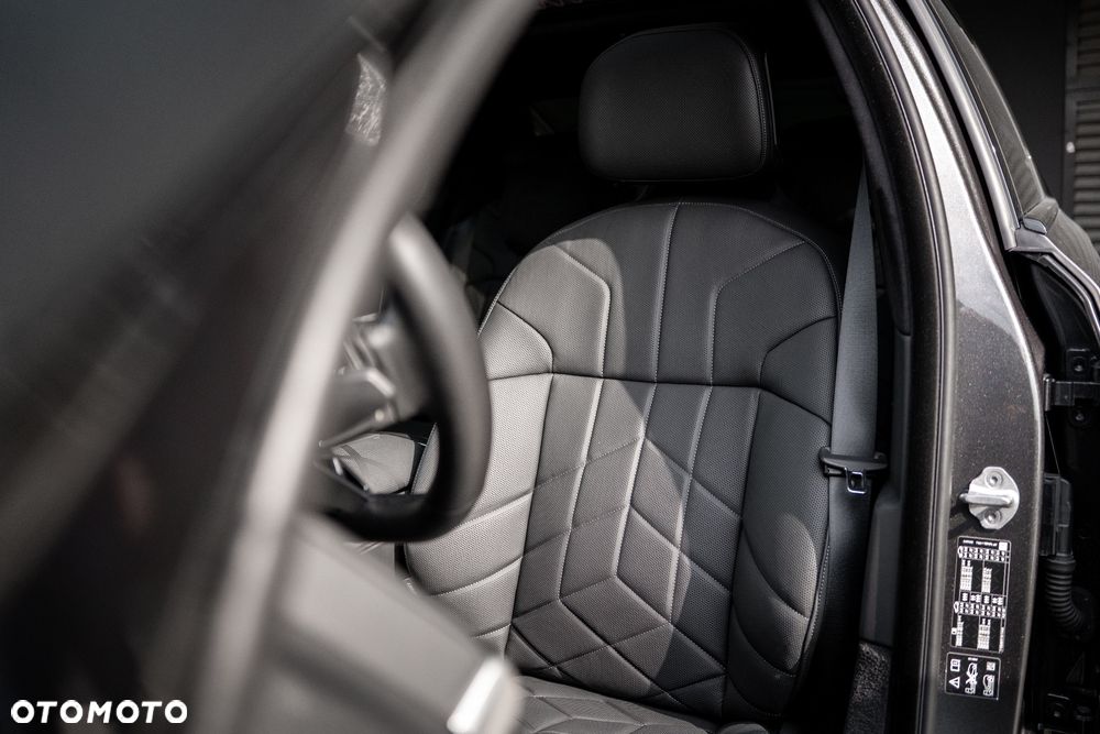 BMW Seria 7 740d xDrive mHEV Nero Lusso Edition sport - 22