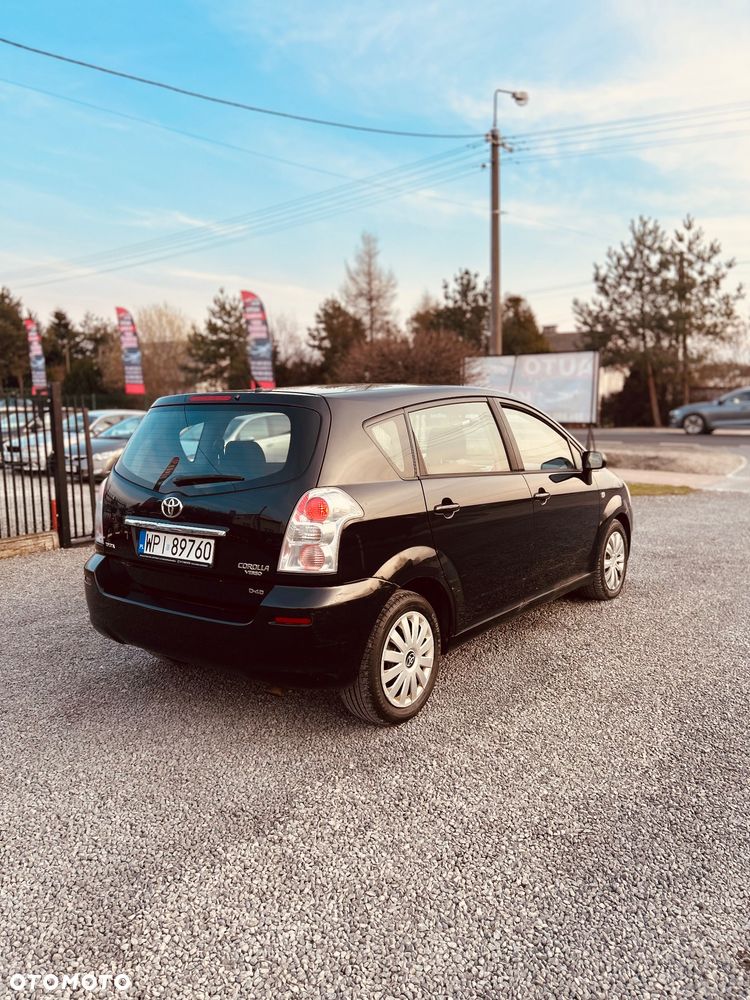 Toyota Corolla - 4