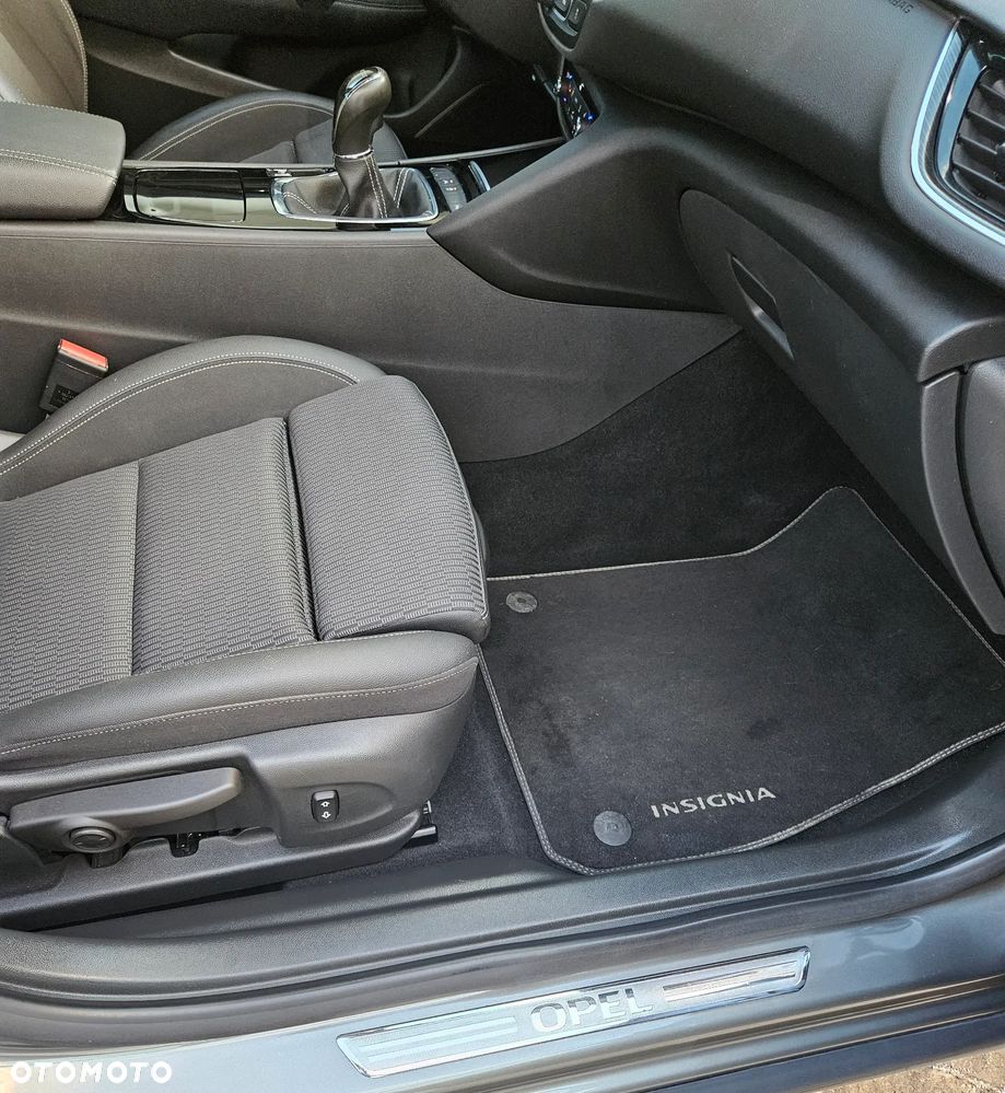 Opel Insignia 1.6 CDTI EcoFLEX S&S - 22