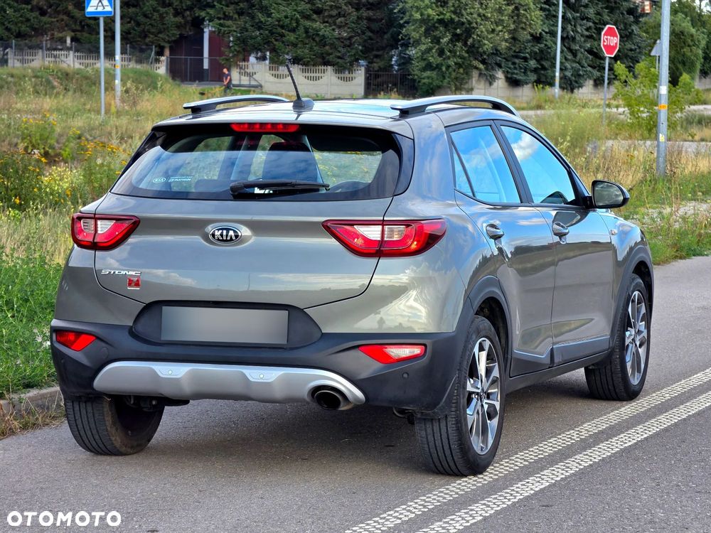 Kia Stonic 1.4 L - 6