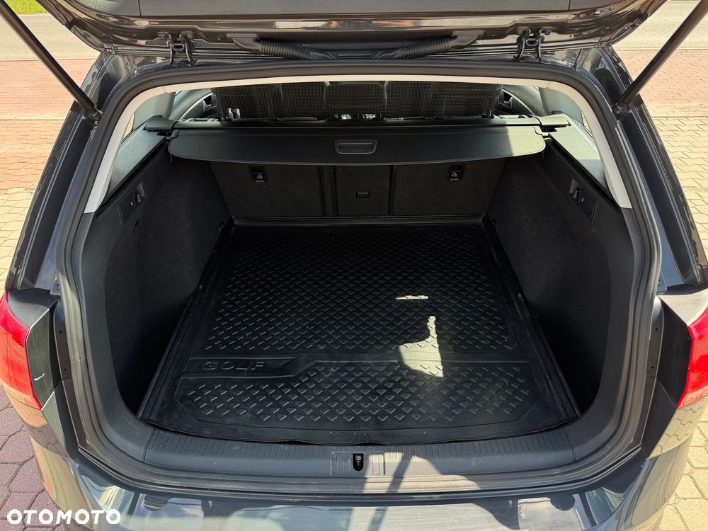Volkswagen Golf - 10