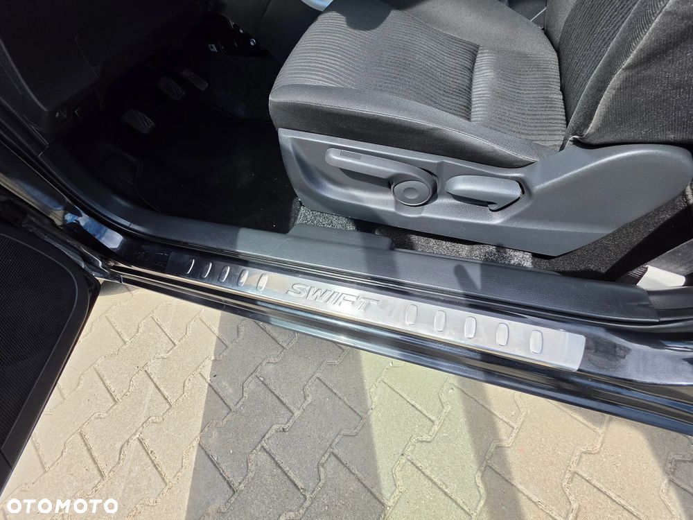 Suzuki Swift 1.3 Sunlight Edition - 17