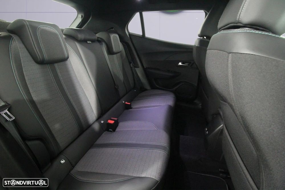 Peugeot e-2008 50 kWh Active Pack - 14