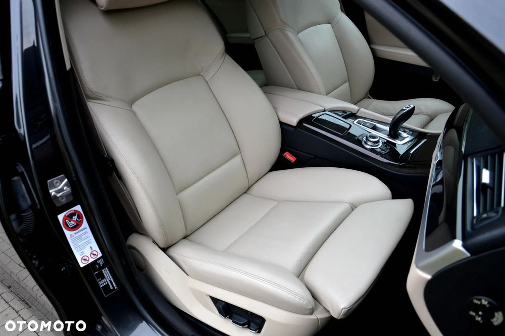 BMW Seria 5 530d xDrive Luxury Line - 21