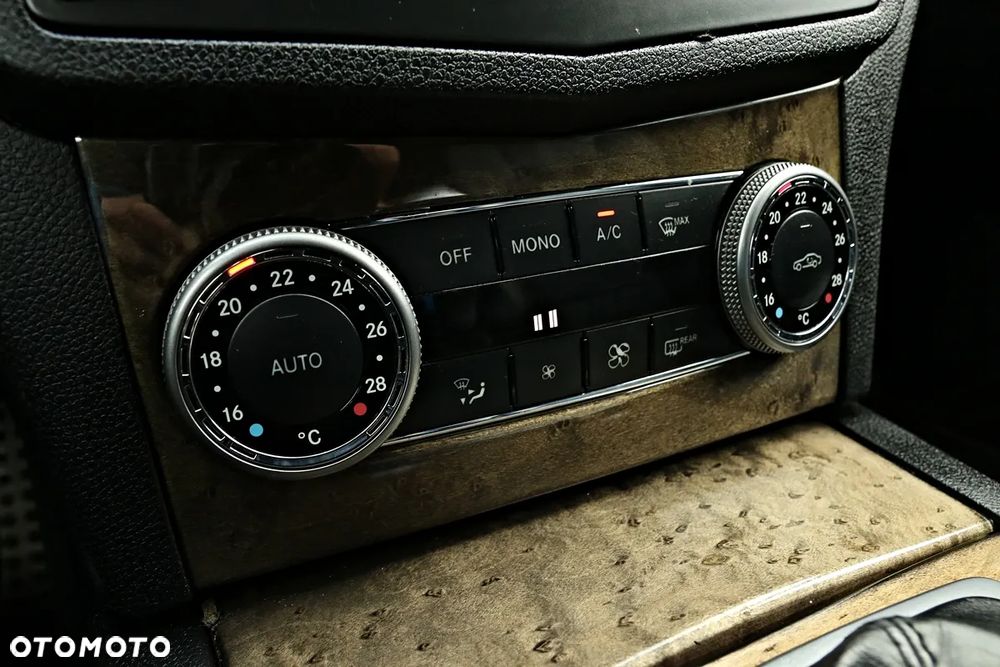 Mercedes-Benz Klasa C 220 CDI DPF Automatik Avantgarde - 35