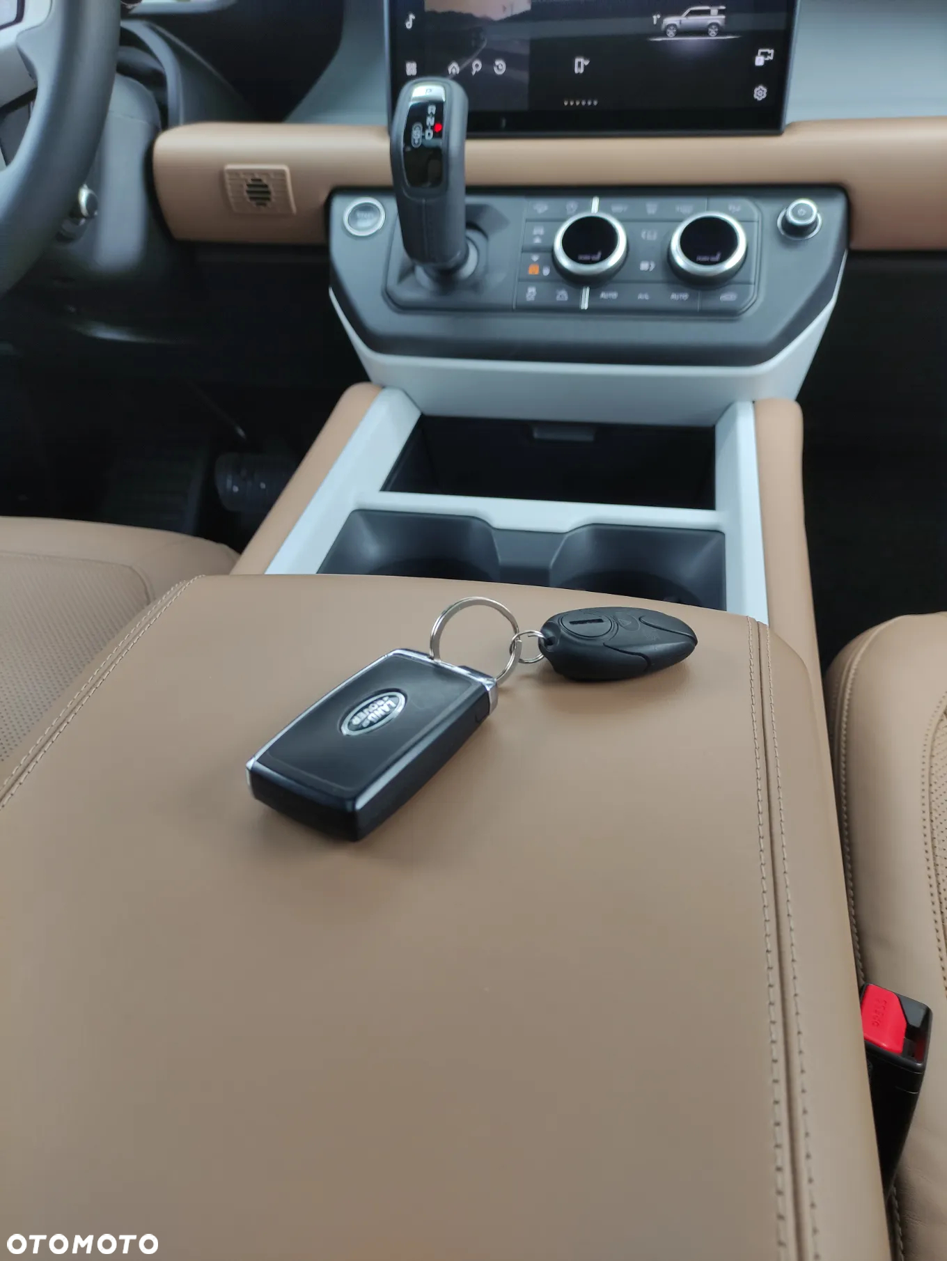 Land Rover Defender - 29