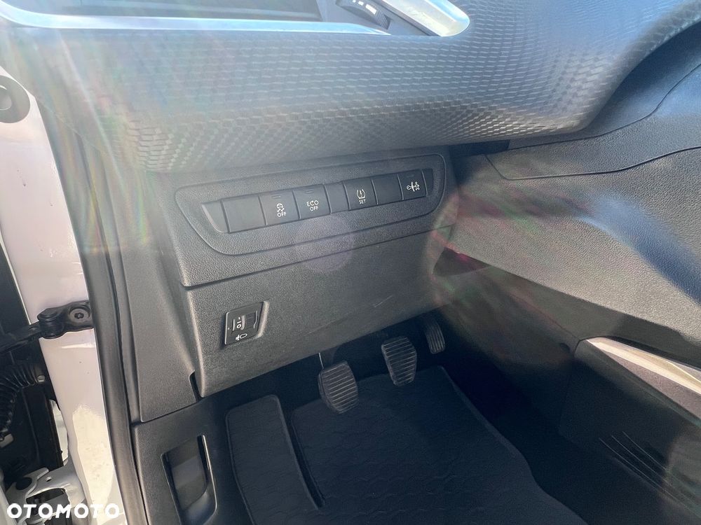 Peugeot 2008 1.6 e-HDi Allure S&S - 18