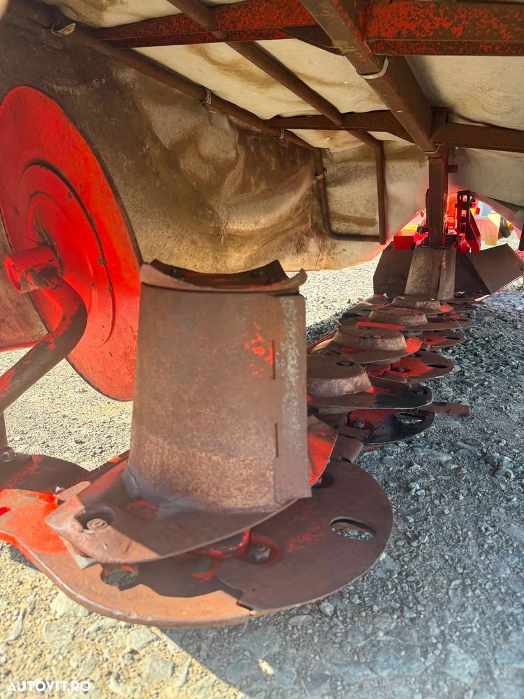 Kuhn GMD600 Coasa  6 talere - 7