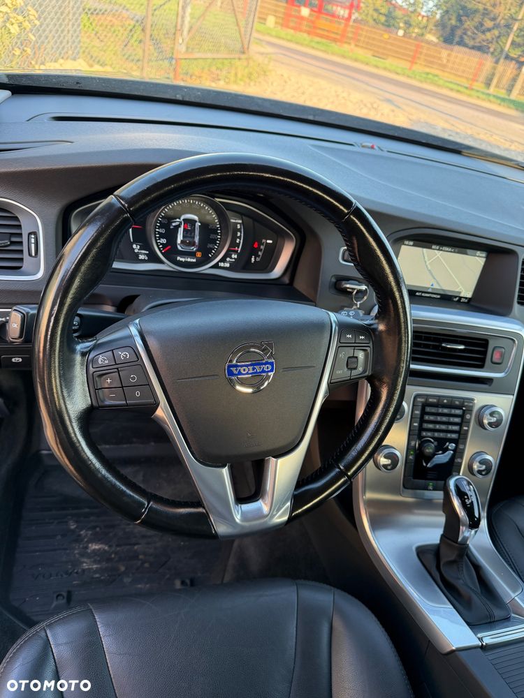 Volvo V60 D4 Drive-E Momentum - 13