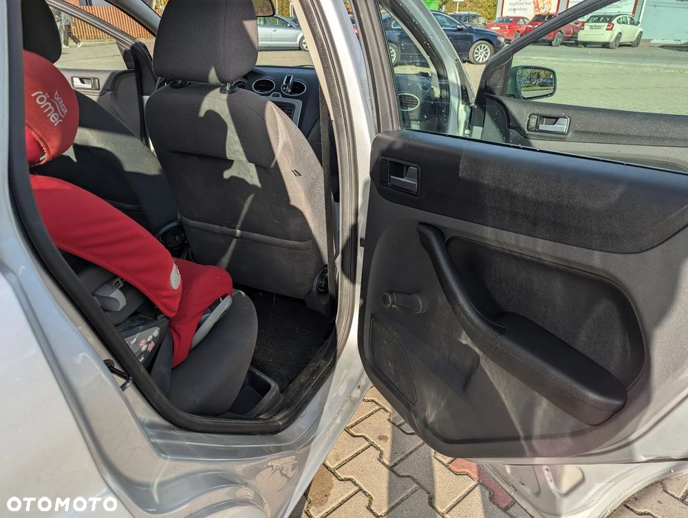 Ford Focus 1.8 TDCi Ambiente - 24
