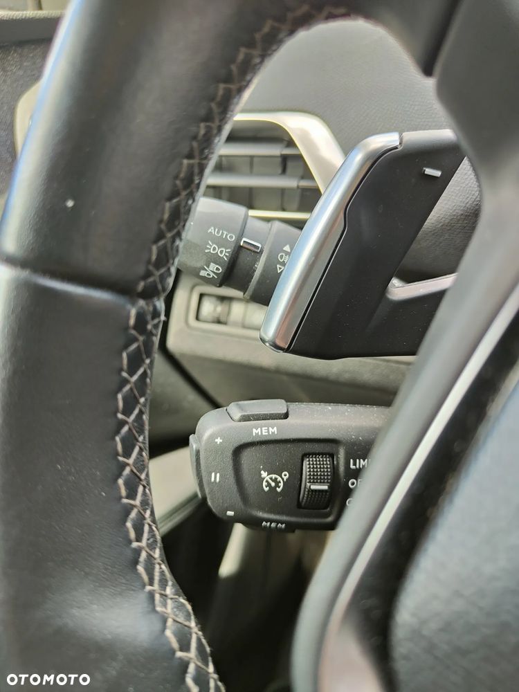 Peugeot 3008 BlueHDi 130 Stop & Start EAT8 Allure Pack - 29