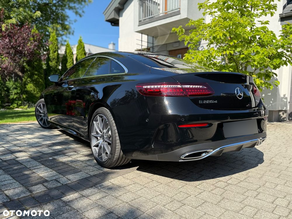 Mercedes-Benz Klasa E 220 d Coupe 4-Matic 9G-TRONIC - 15
