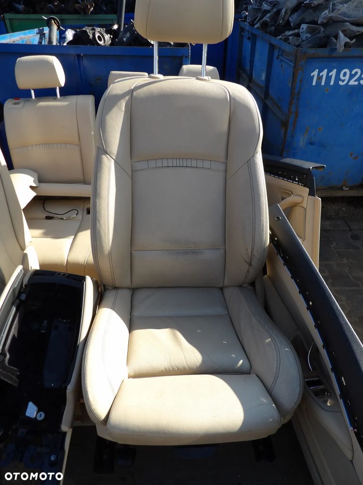 BMW - F11 - LIFT - SPORT - FOTELE , KANPA , BOCZKI , TUNEL ŚRODKOWY - KOMPLET - EUROPA - BRAK JEDNEGO ISOFIX - STAN PERFEKCYJNY - 3