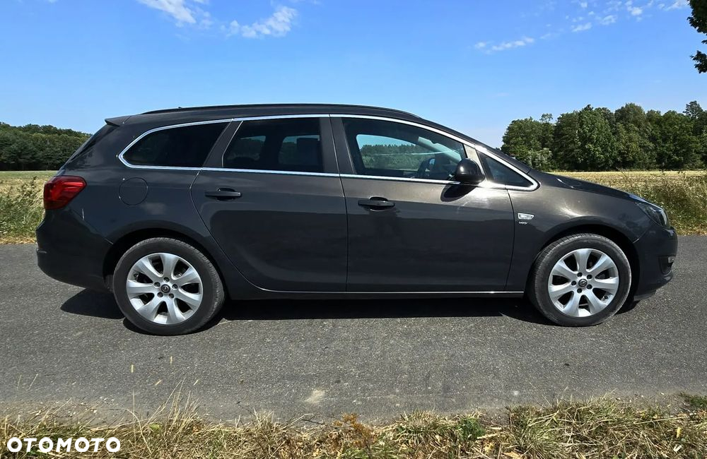 Opel Astra 1.6 SIDI Turbo Automatik Sport - 4