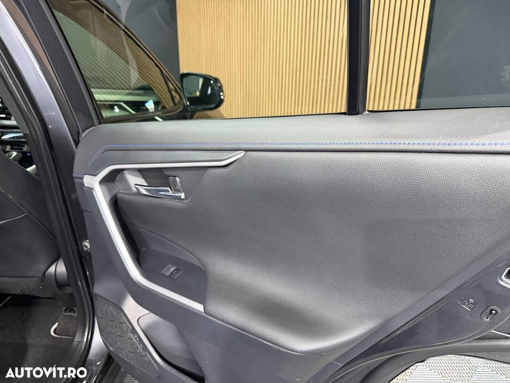 Toyota RAV4 - 17