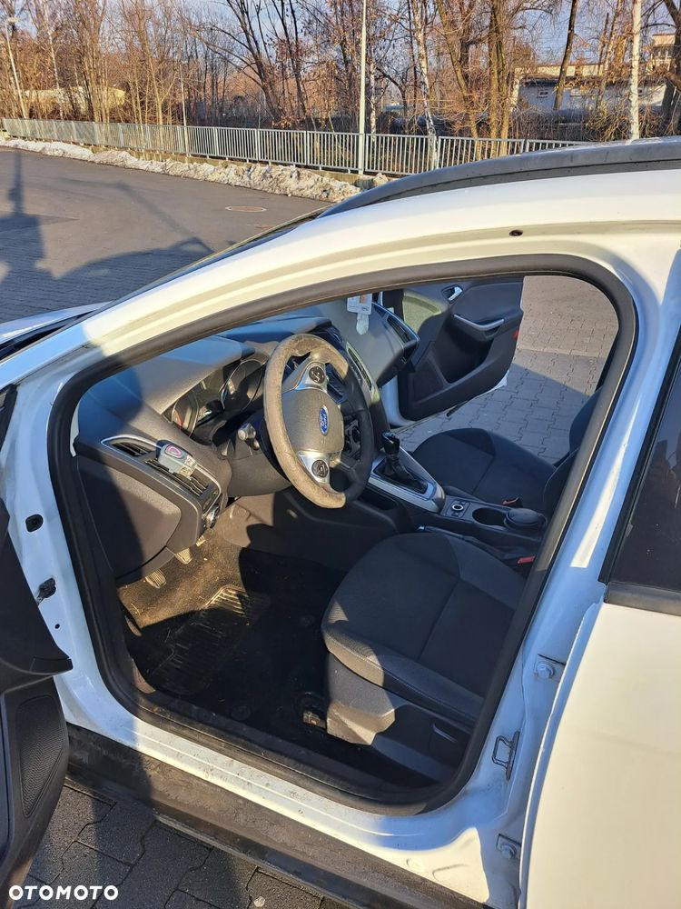 Ford Focus SW - 13