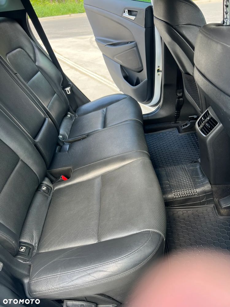 Hyundai Tucson 1.7 CRDI BlueDrive Style 2WD - 10
