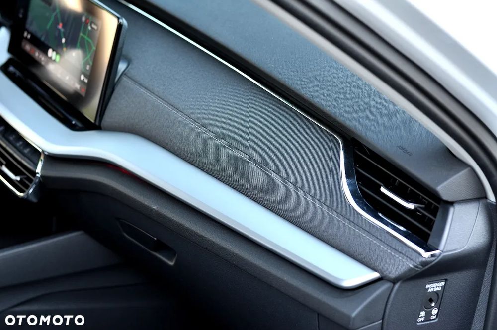Skoda Octavia Combi 2.0 TDI DSG Exclusive Plus - 28