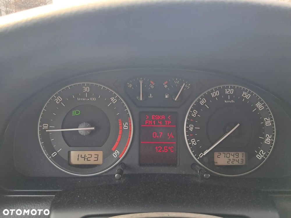 Skoda Superb 2.0 TDI DPF Comfort - 9