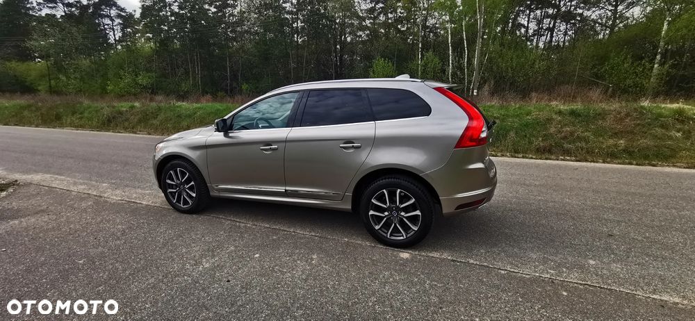 Volvo XC 60 T5 AWD Momentum - 12