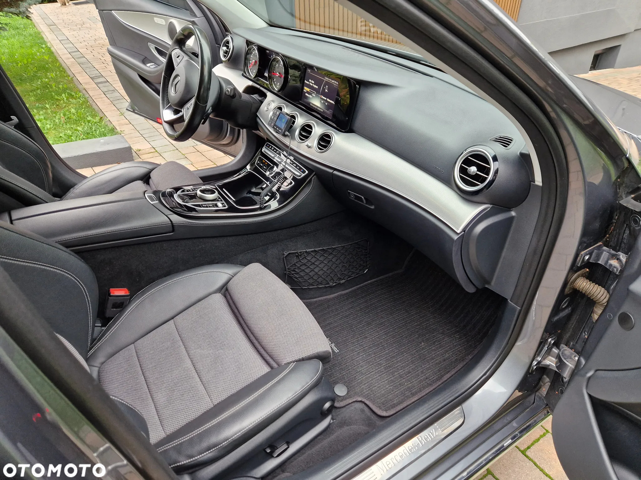 Mercedes-Benz Klasa E 220 d T 9G-TRONIC Avantgarde - 9