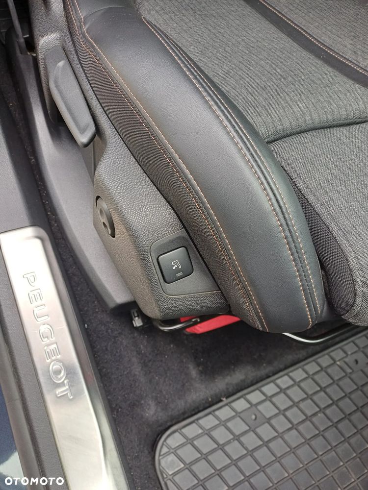 Peugeot 5008 BlueHDi 130 EAT8 GT - 31
