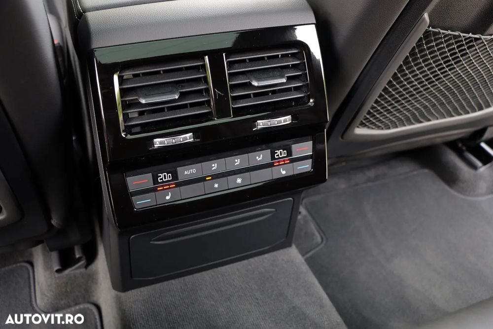 Volkswagen Touareg V6 TSI 4MOTION Elegance - 23