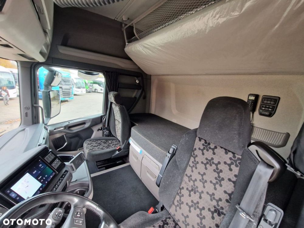 Scania R460A4x2EB Regulowane Siodło - 12