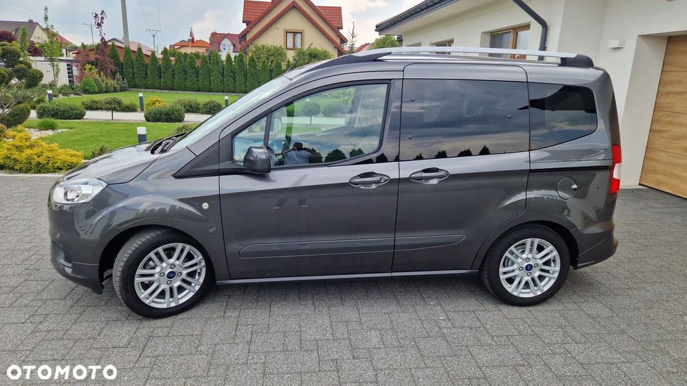 Ford Tourneo Courier 1.0 EcoBoost S&S Titanium - 25