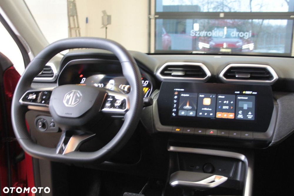 MG ZS Hybrid+ - 33