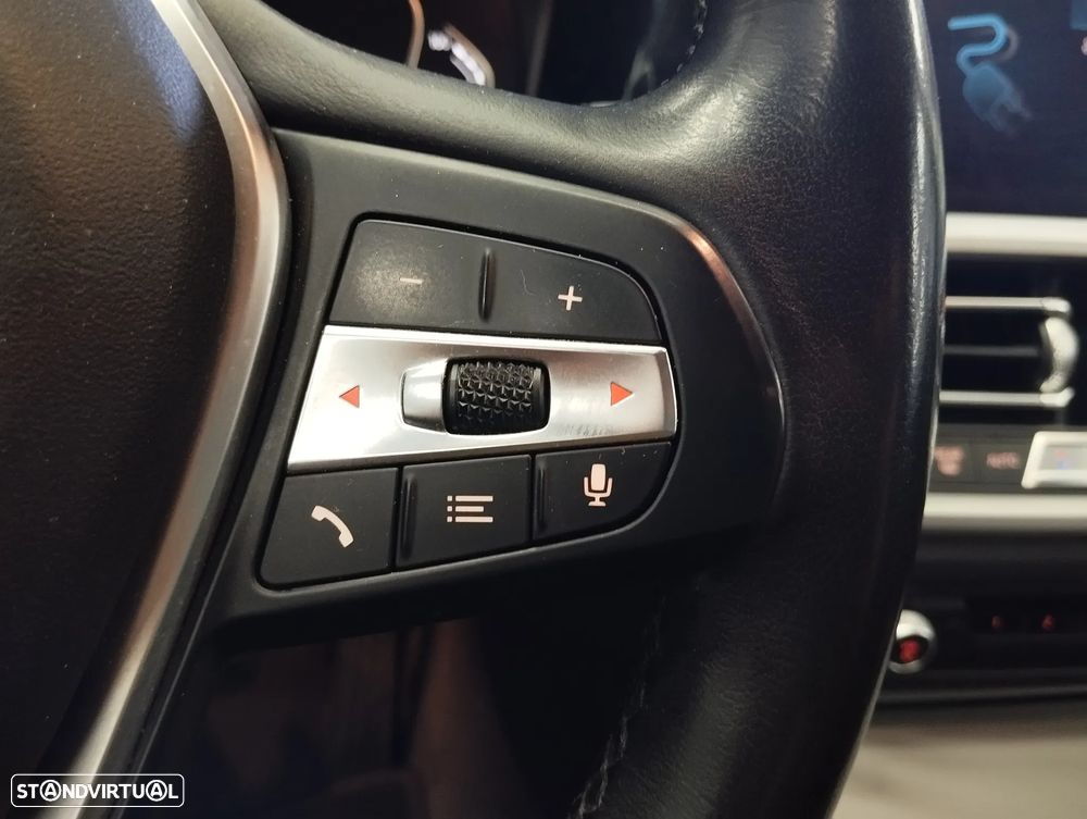 BMW 330 e Auto - 24
