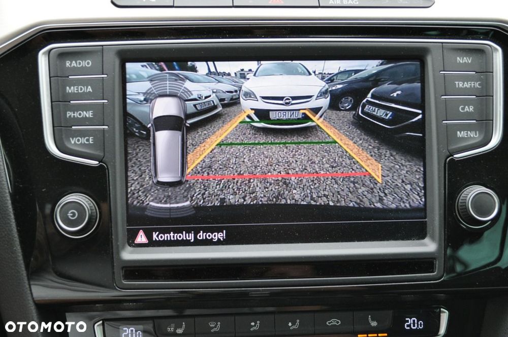 Volkswagen Passat - 24