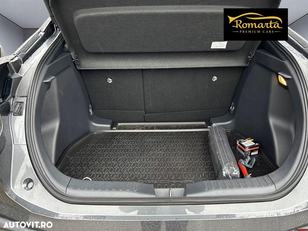 Toyota C-HR 1.8 Hybrid Team Deutschland - 16