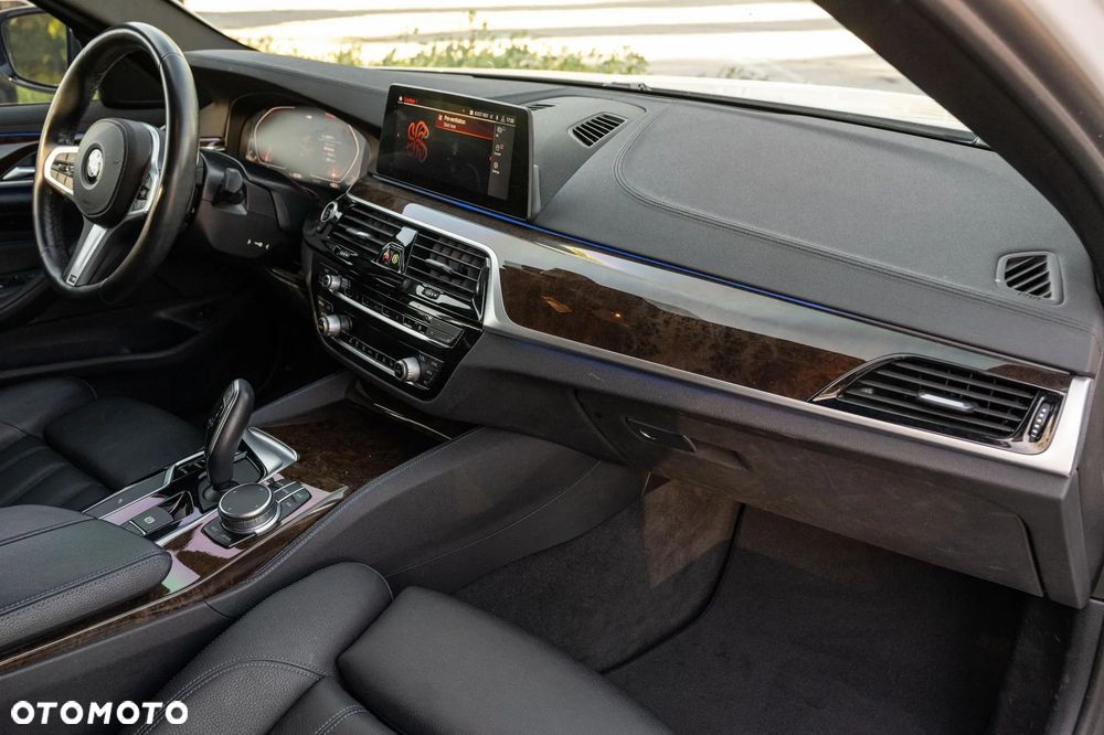 BMW Seria 5 530i M Sport Edition - 19