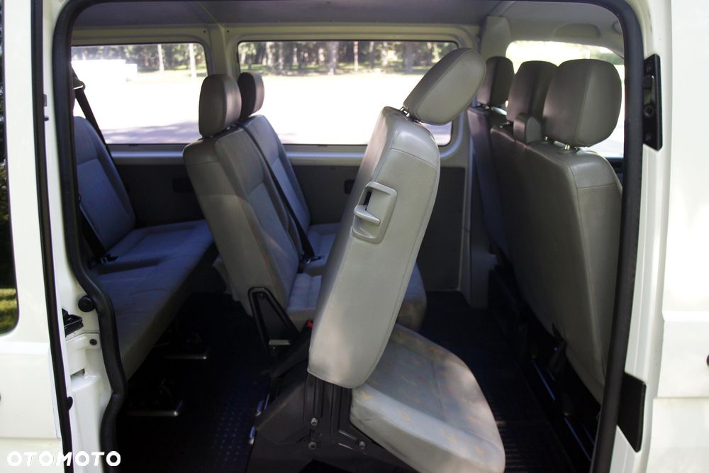 Volkswagen Transporter Caravelle Lang Trendline - 33