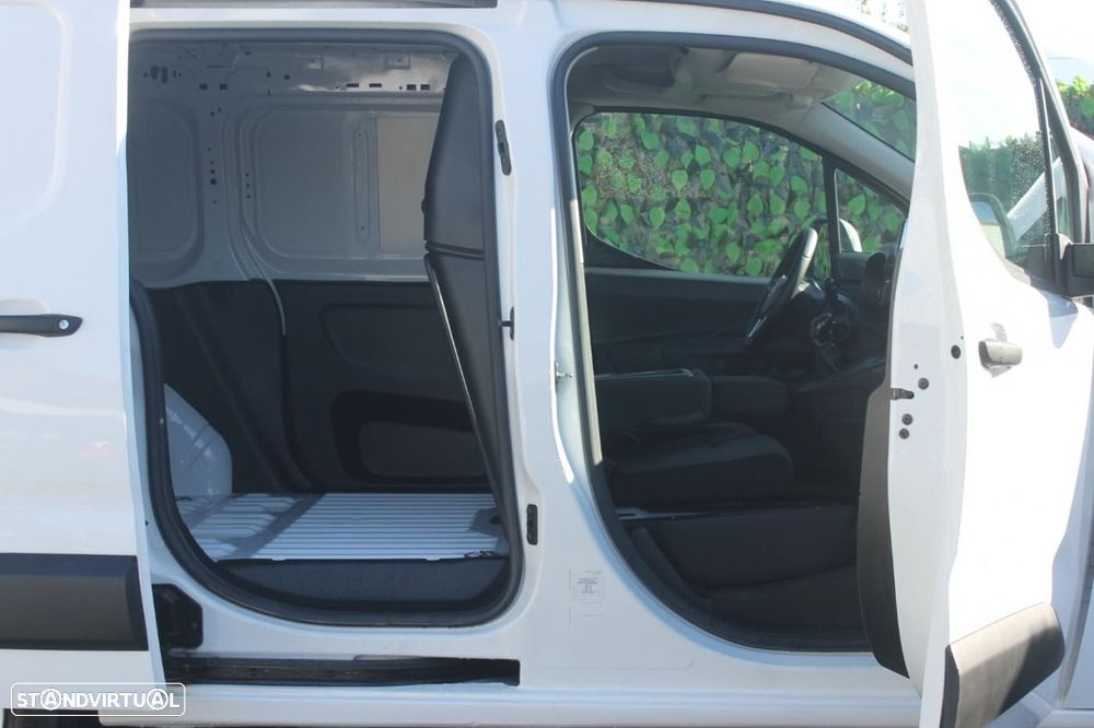 Opel Combo Van 1.5 CDTI - 3 LUGARES - IVA DEDUTÍVEL - 40