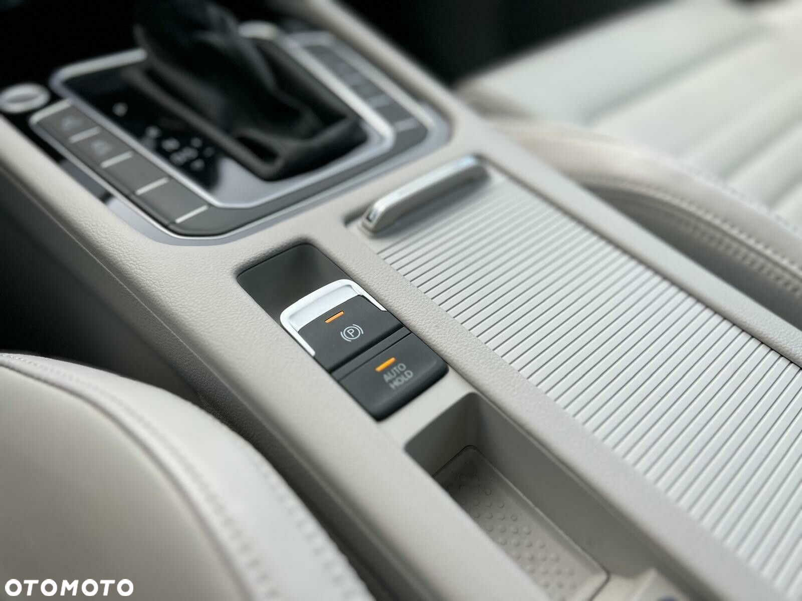 Volkswagen Passat 2.0 TSI Elegance DSG - 14