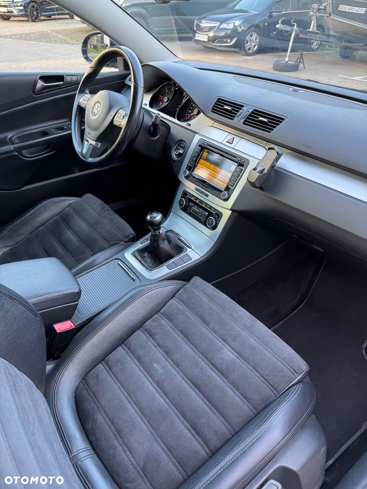 Volkswagen Passat 2.0 TDI DPF BlueMotion Technology Highline - 14
