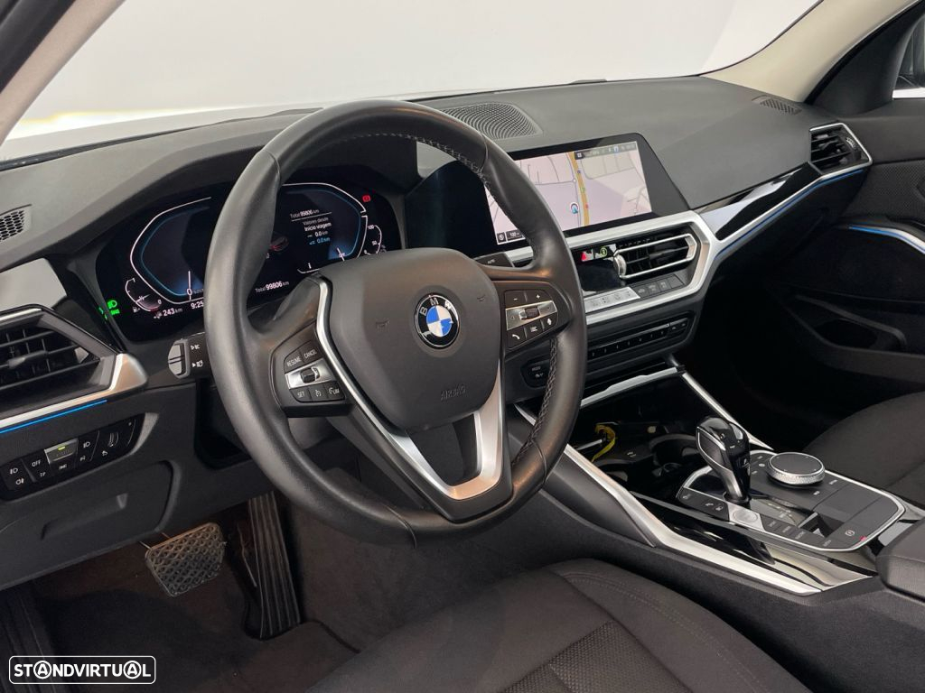 BMW 330 e Auto - 17