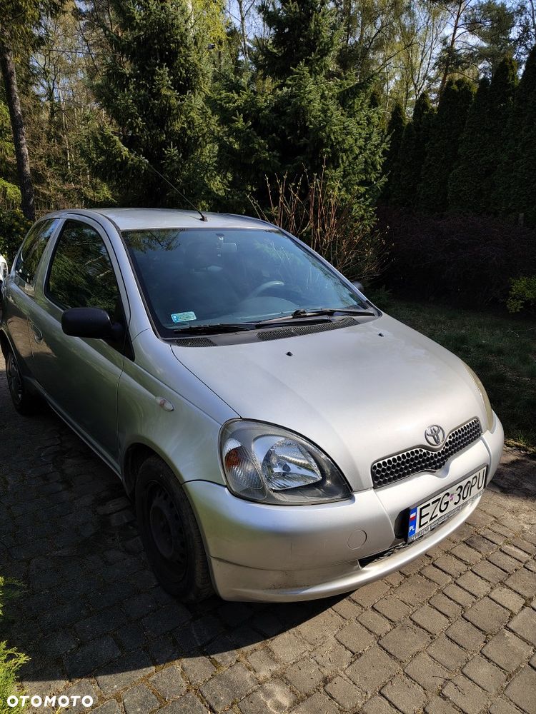 Toyota Yaris 1.0 Base - 2