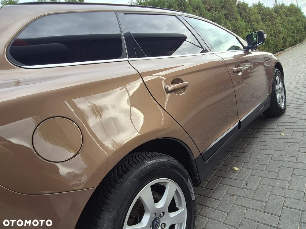 Volvo XC 60 2.4D AWD Momentum - 23