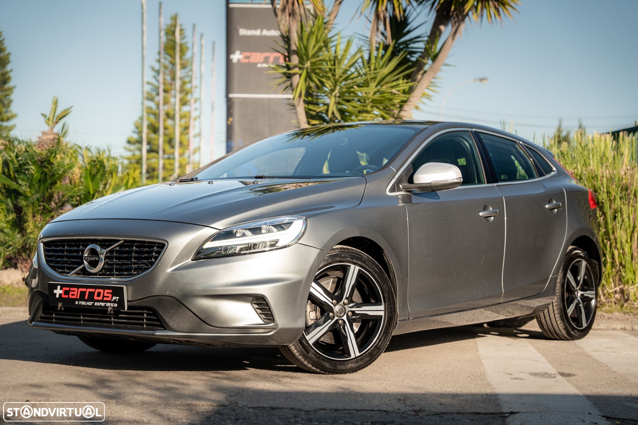 Volvo V40 2.0 D2 R-Design Geartronic - 1