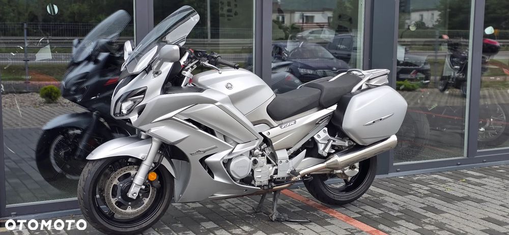 Yamaha FJR - 27