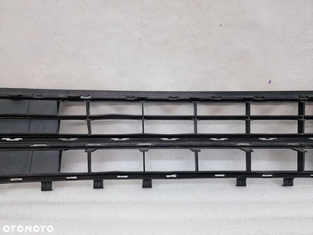 VW POLO VI 2G0 17- KRATKA ŚRODKOWA , NR 2G0853677L , NR AUKCJI KR524 - 11