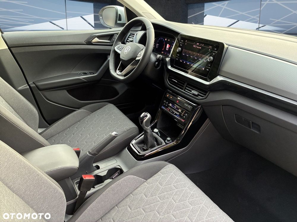 Volkswagen T-Cross - 25