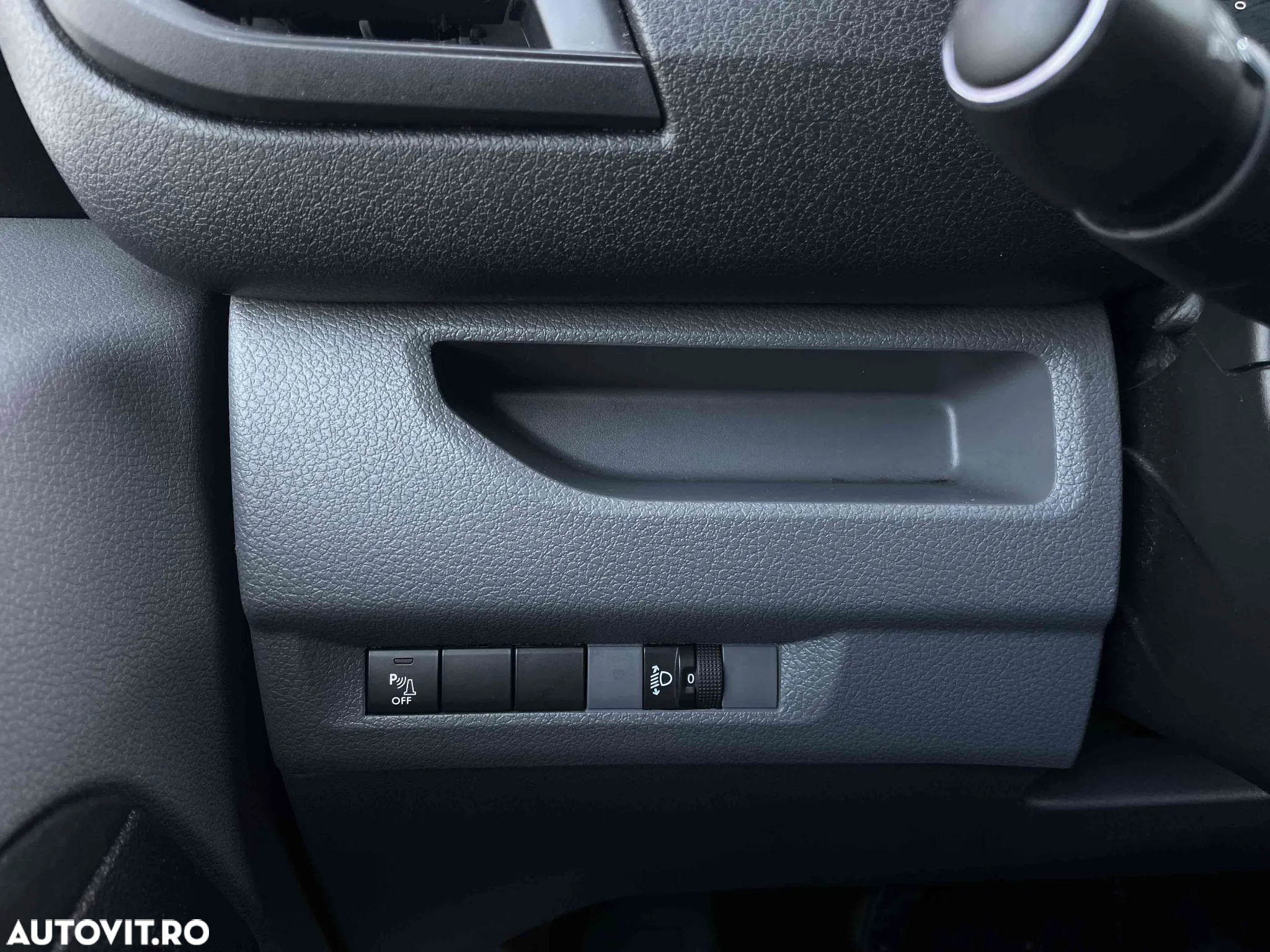 Opel Vivaro - 10