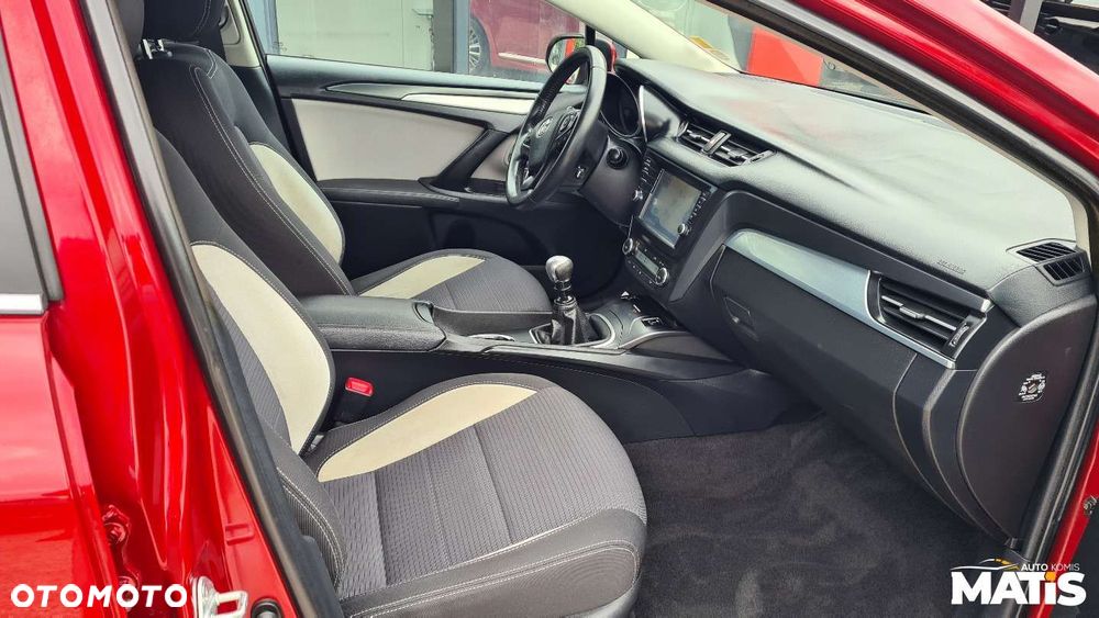 Toyota Avensis - 15